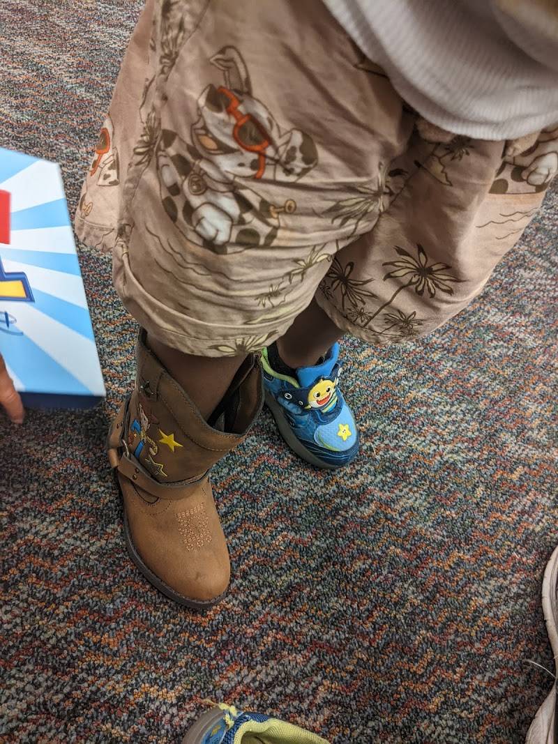 Shoe Station
